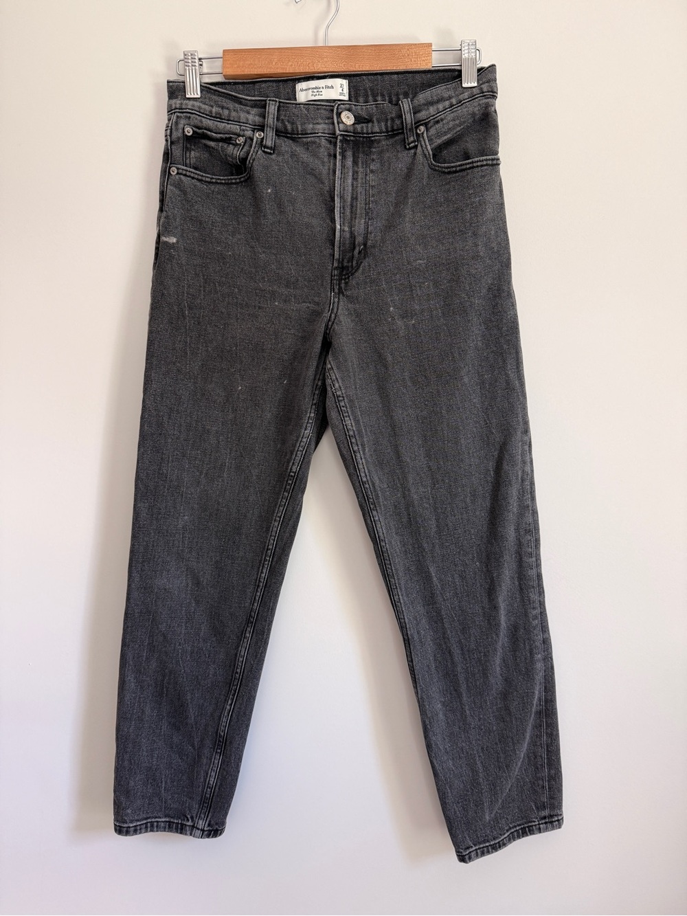Abercrombie & Fitch Women’s mom jeans size 4r Black Wash Jeans